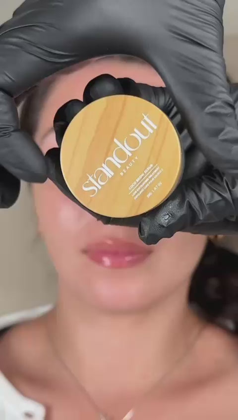 Load video: Standout Coco Luxe Brow Scrub