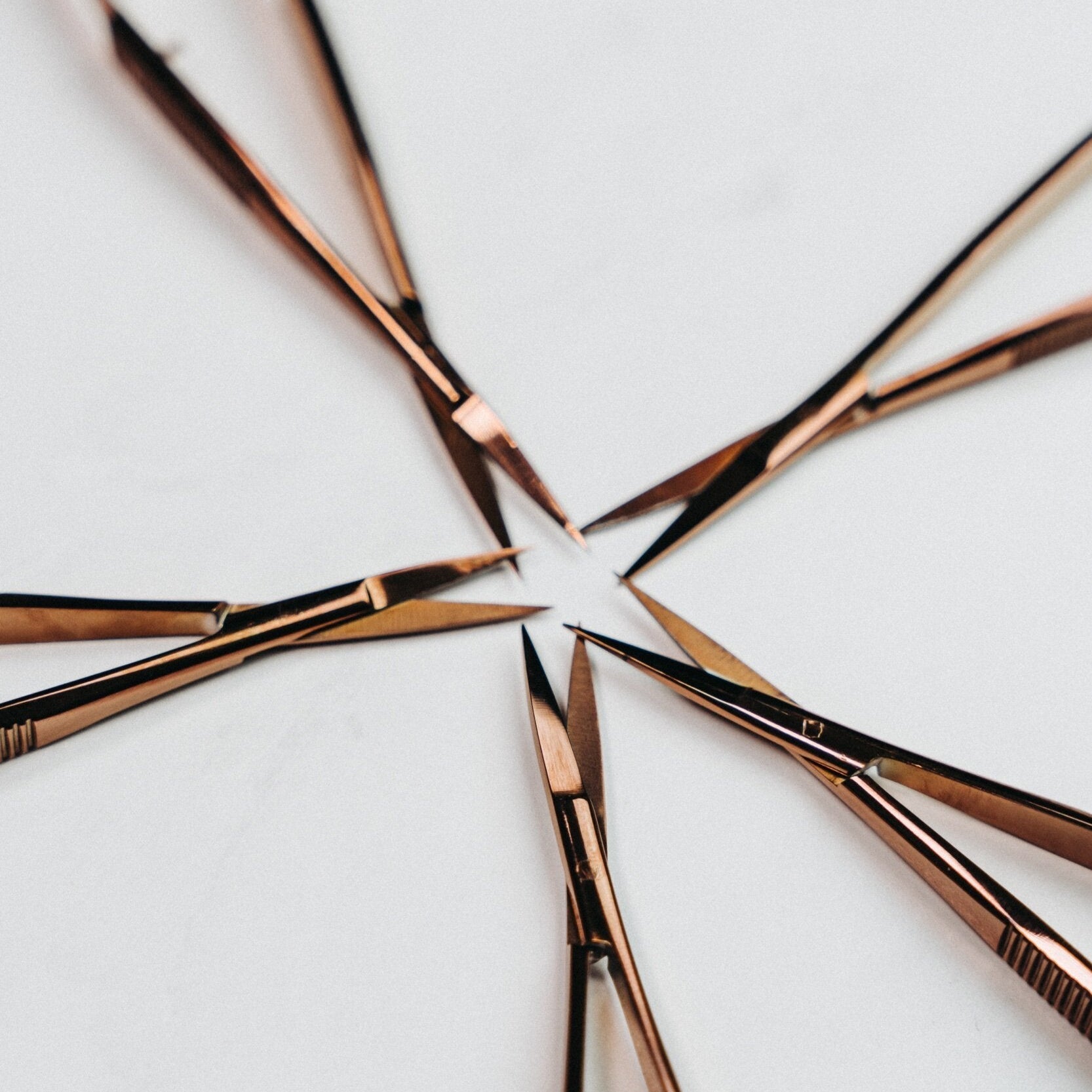 Standout Precision Spring Scissor - standoutbeautyshop